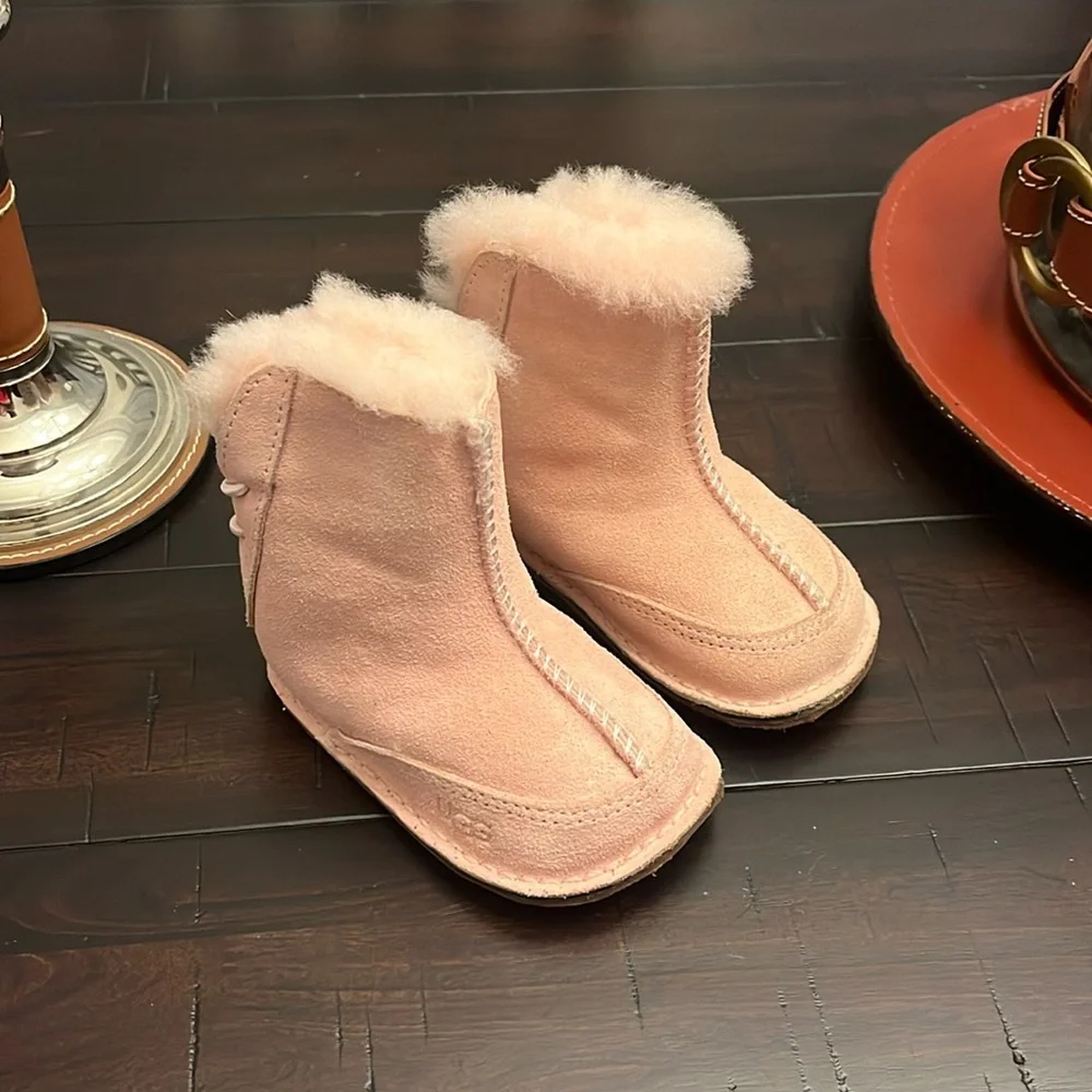Ugg Australia I Boo infant baby booties boots Size Small 2/3 new 6-12 Months